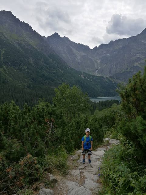 Leon na szlaku wysoko nad Morskim Okiem