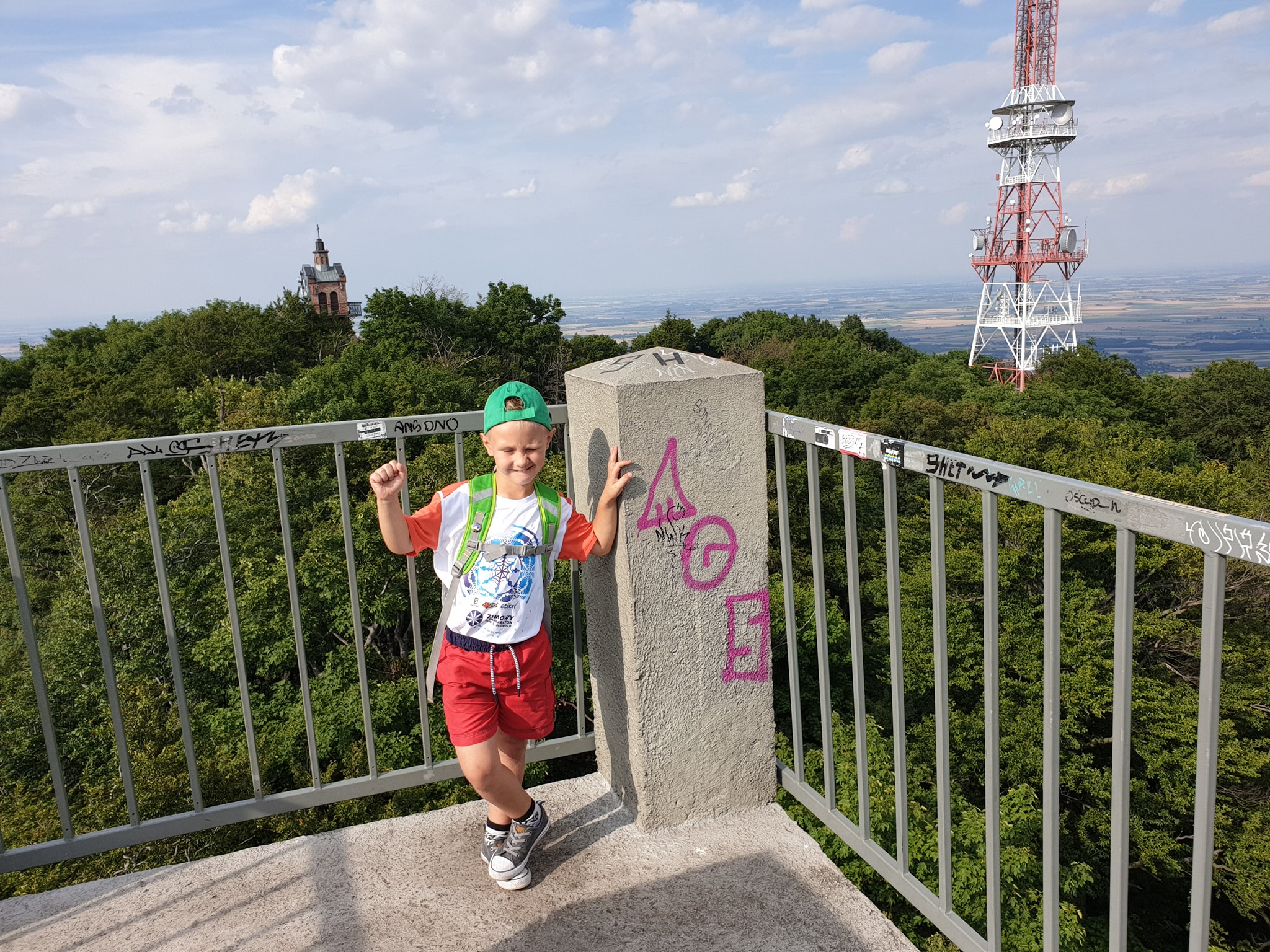 Ślęża szlakiem archeologicznym: skansen, krąg kamienny i kurhany - zdjęcie 11