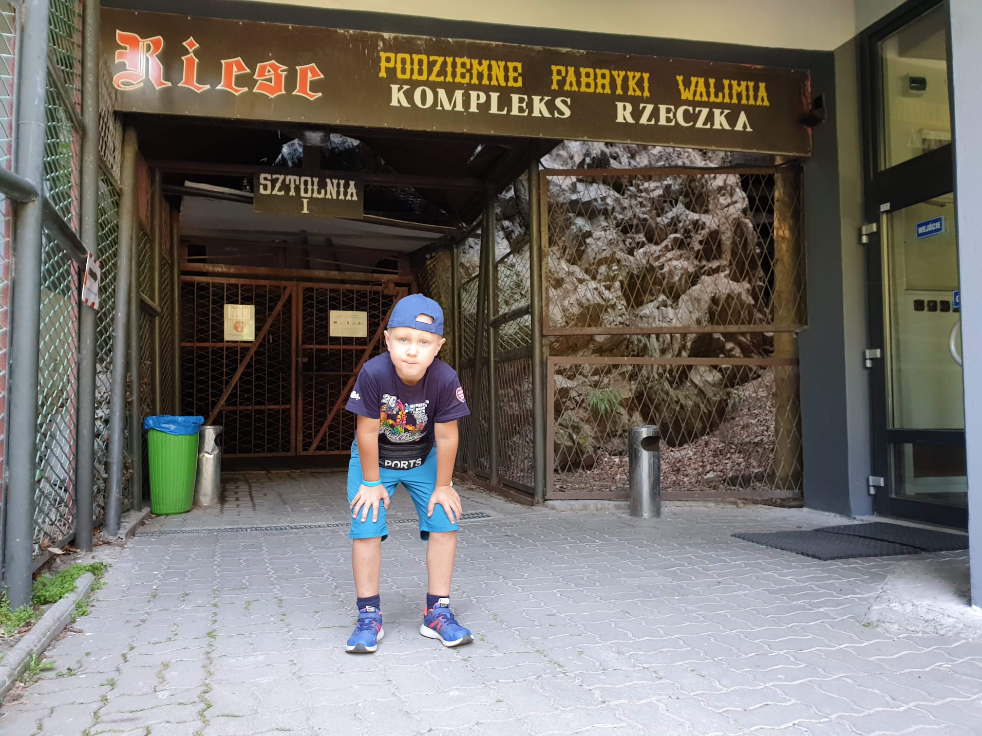Wejście do kompleksu Rzeczka, Podziemne Fabryki Walimia