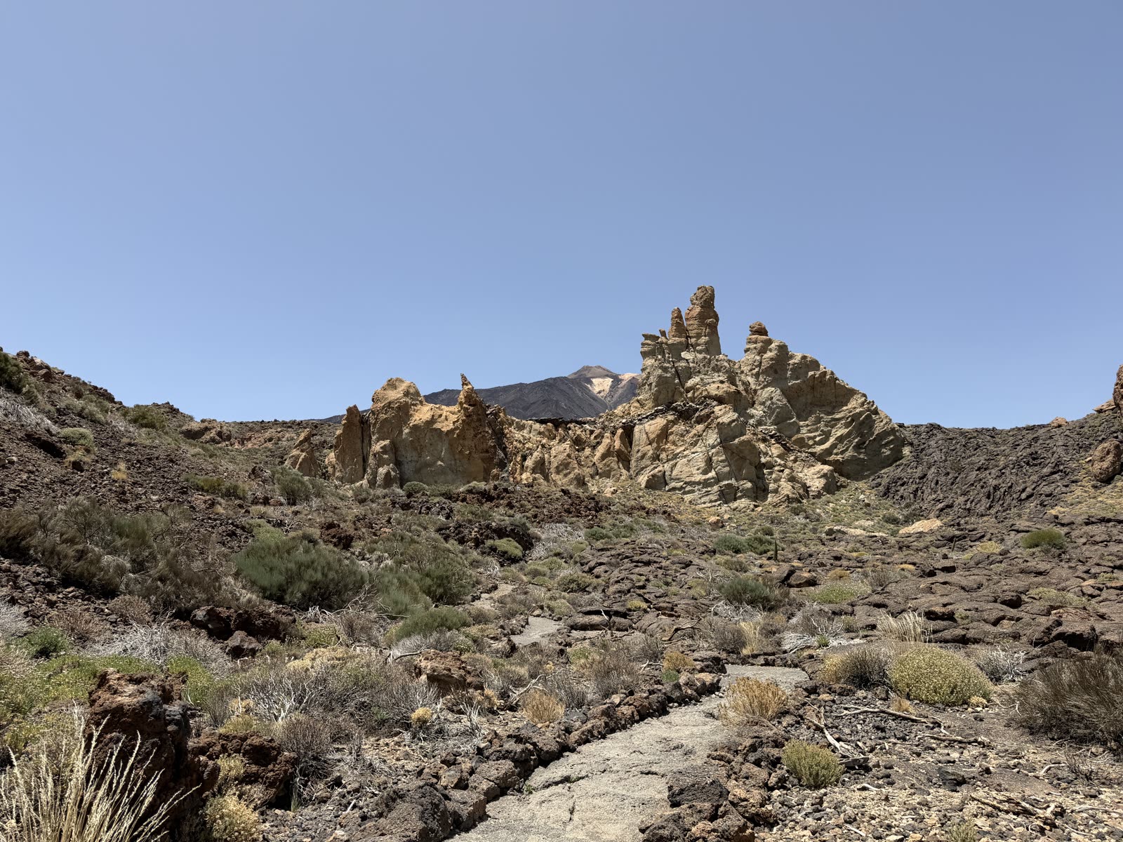 Panorama skał na dnie kaldery Teide